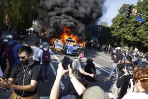 Kerusuhan Besar Pecah di Los Angeles