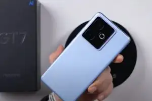7 Rekomendasi HP Realme Terbaru 2025 Yang Resmi Rilis di Indonesia Lengkap Beserta Keunggulannya 7 Realme GT7 5G