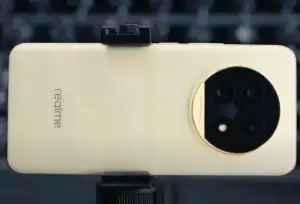 7 Deretan Rekomendasi HP RAM 8/256GB Termurah 2025 dengan Spek Dewa, Harga Cuma 1-2 Jutaan! 5 Realme 13