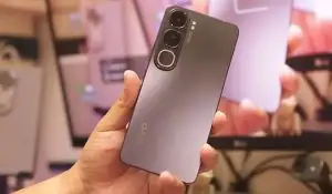 7 Rekomendasi HP Vivo 5G Terbaru yang Layak Dibeli Sekarang Juga, Desain Keren dan Performa Ngebut! 4 Vivo V40 Lite 5G